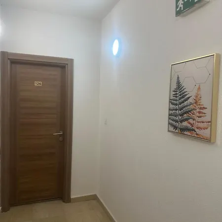 Piramida Sunca מלון ויסוקו