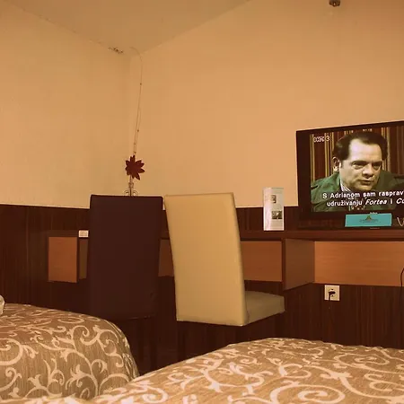 Otel Piramida Sunca 3*
